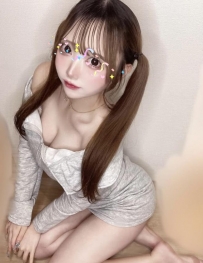🔸カップ：Eカップ  👉 美白肌 × エロ可愛い。