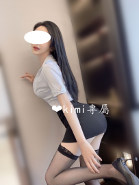 顏妍：秘書小姐身材好 皮膚好 聲音甜  整個女友fu爆棚  敢...