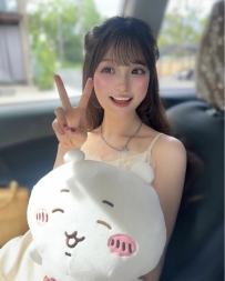 清楚系の美人で、笑顔がめちゃくちゃ可愛い
