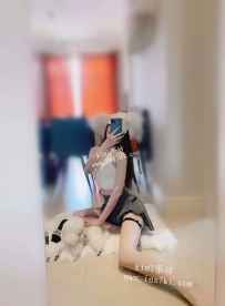 個性敢玩 身材出眾 能想到的姿勢她都可配合